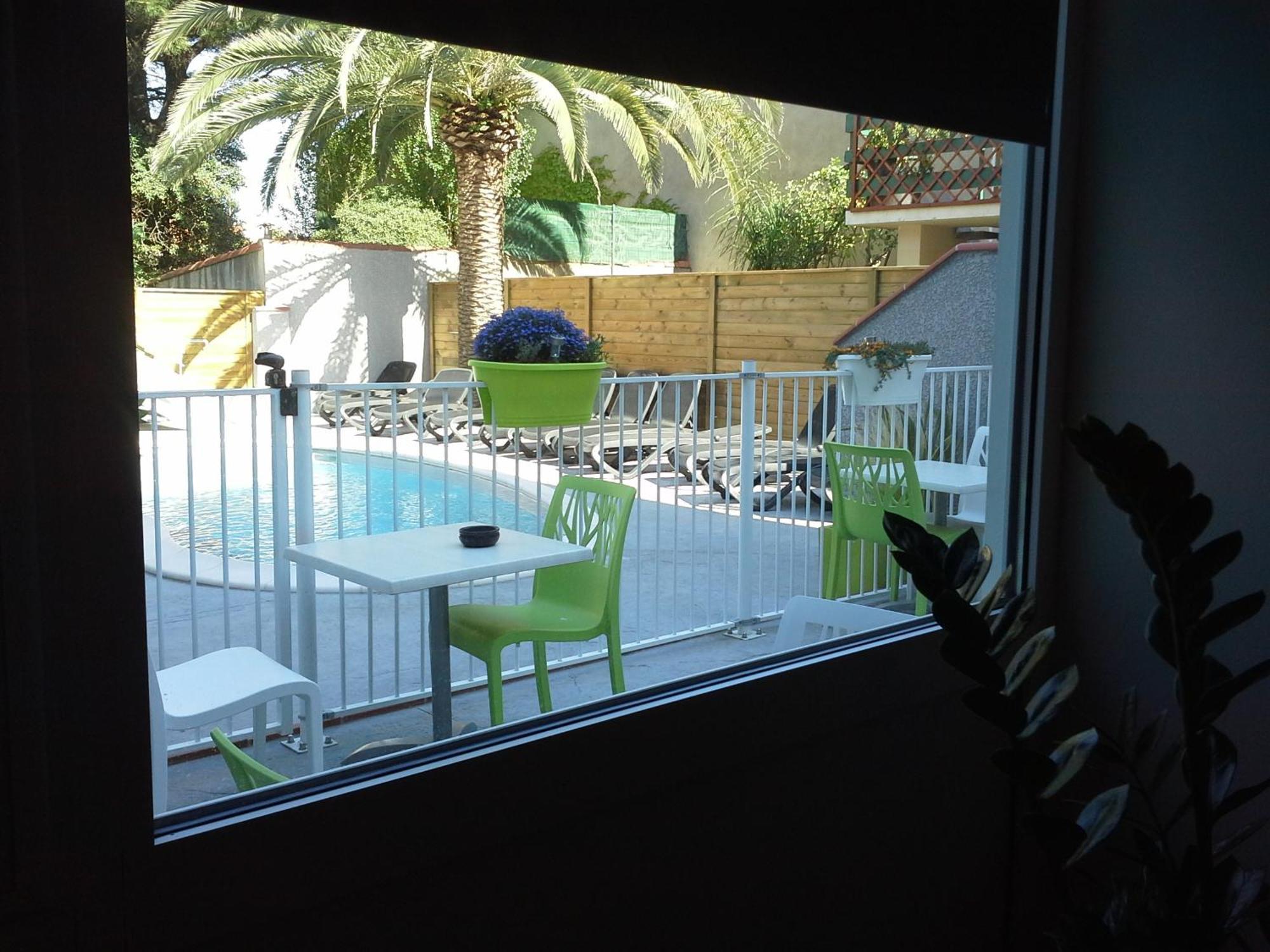 Hotel Le Majestic Canet Plage Bagian luar foto