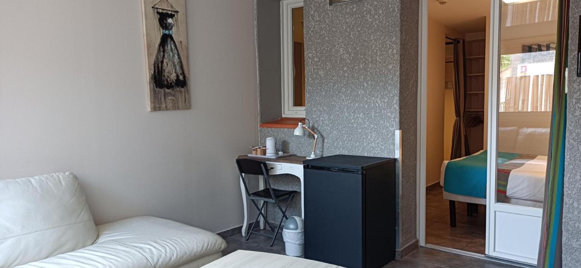 Hotel Le Majestic Canet Plage Bagian luar foto