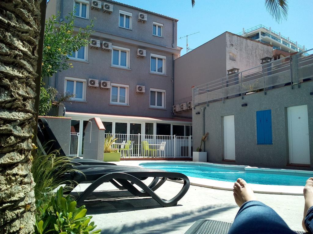 Hotel Le Majestic Canet Plage Bagian luar foto