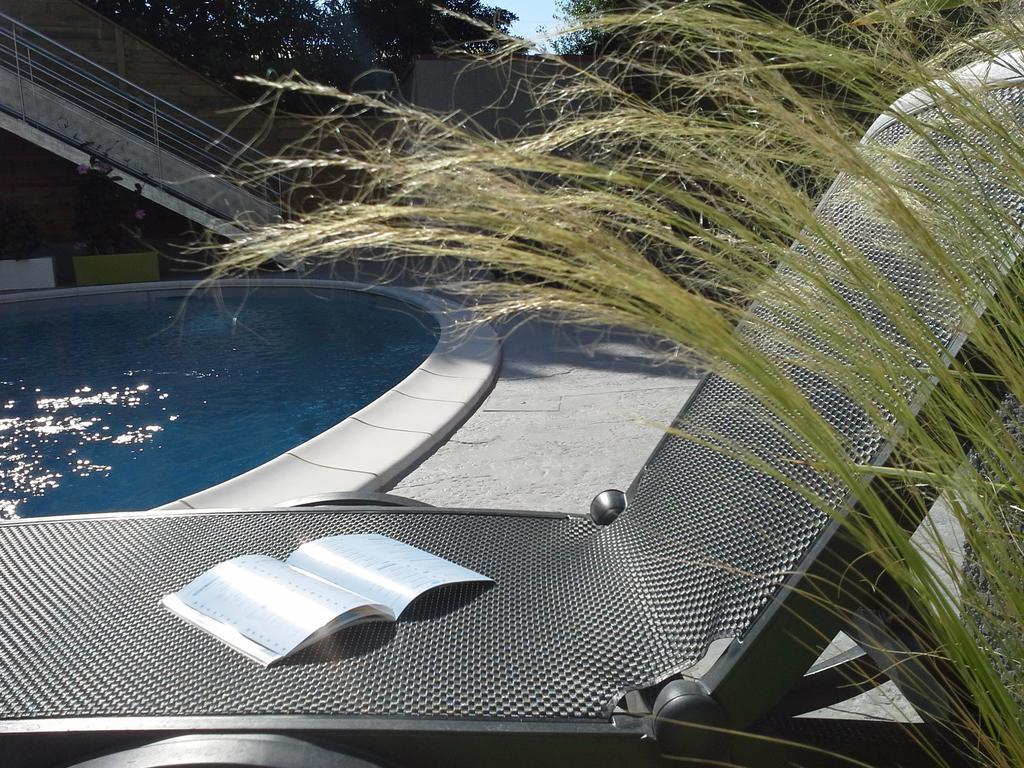 Hotel Le Majestic Canet Plage Bagian luar foto
